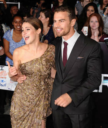 Shailene Woodley e Theo James - Tris e Quattro in 'Insurgent'