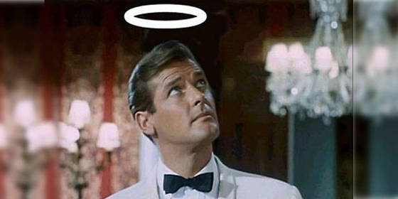 É Morto Roger Moore. 