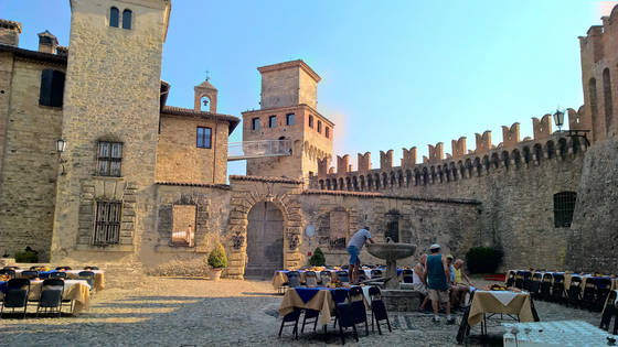 Tra i borghi più belli in Italia scopri Vigoleno