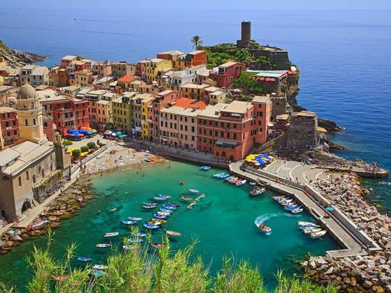 Le Vacanze in Estate nelle Cinque Terre in Liguria - Colori, Profumi e Paesaggi Incantevoli