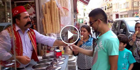Dondurma - Come Si Mangia il Gelato in Turchia!