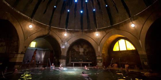 Terme Kiraly a Budapest, le antiche terme costruite dai Turchi.