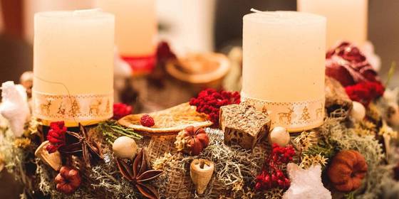 Consigli e suggerimenti per apparecchiare la tavola a Natale con gusto
