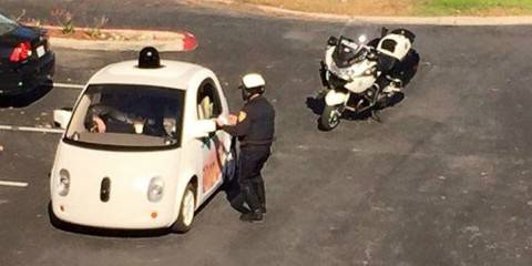 La Google Car Viene Multata!