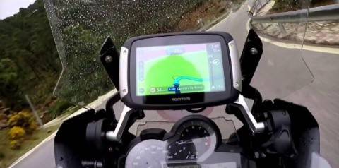 Qual è il Migliore Navigatore Satellitare per la Moto? 