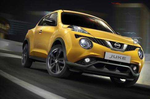 Effettuiamo la Sostituzione del Filtro Gasolio della Nissan Juke