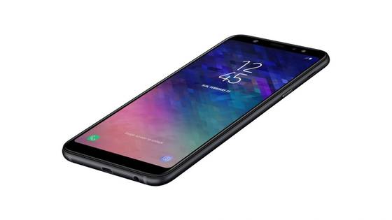 Il Galaxy A6 Plus, tra i nuovi smartphone di fascia media