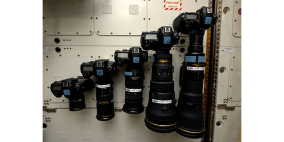 Le macchine fotografiche usate sulla ISS, ecco reflex e obiettivi spaziali